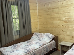 Спальня с двумя односпальными кроватями, Коттедж #1